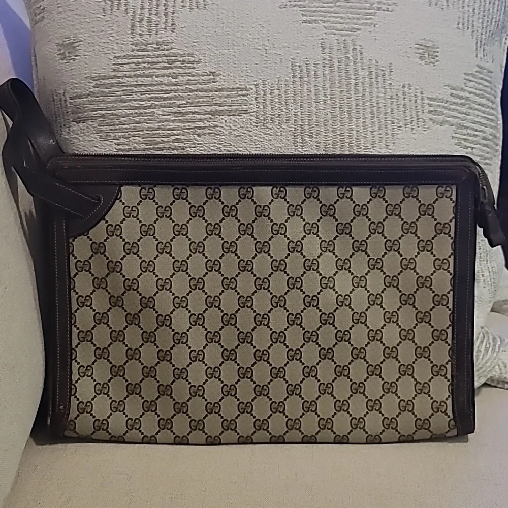 Gucci Supreme Portfolio Clutch